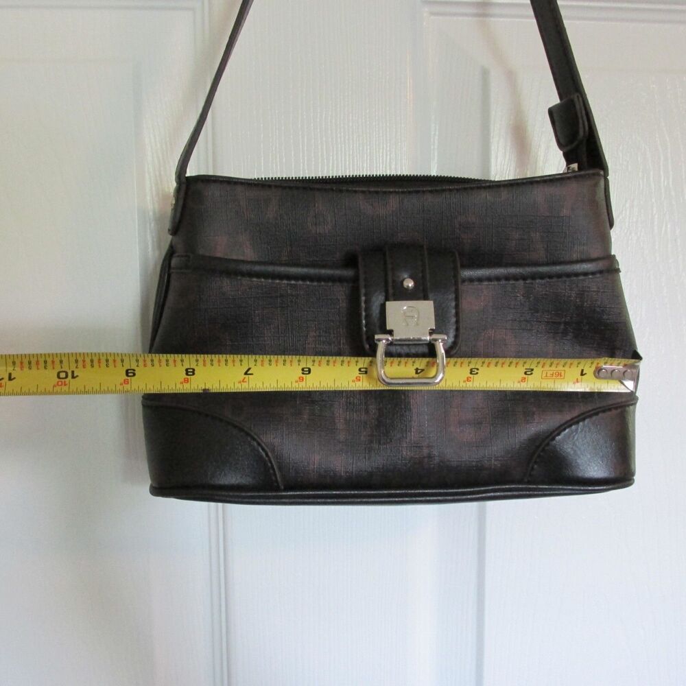 ETIENNE AIGNER Purse  Signature Logo Leather Multiple Pockets 9 in x 5 in - Picture 4 of 10